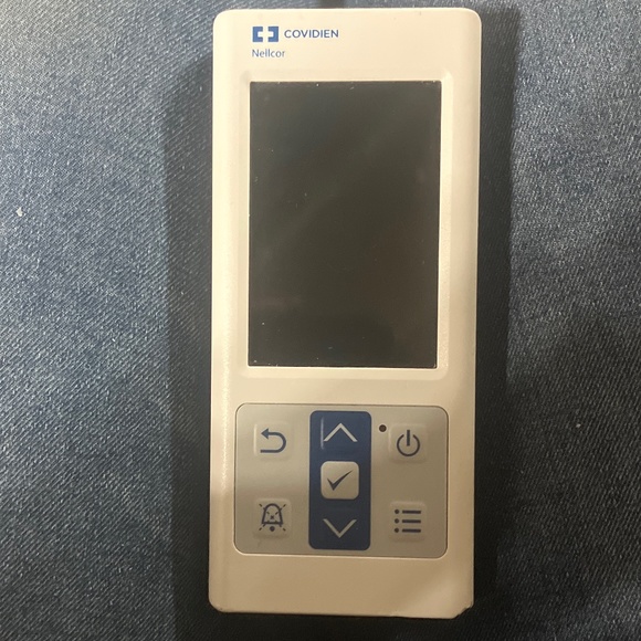 Covidien Portable SP02 monitor - Picture 1 of 2